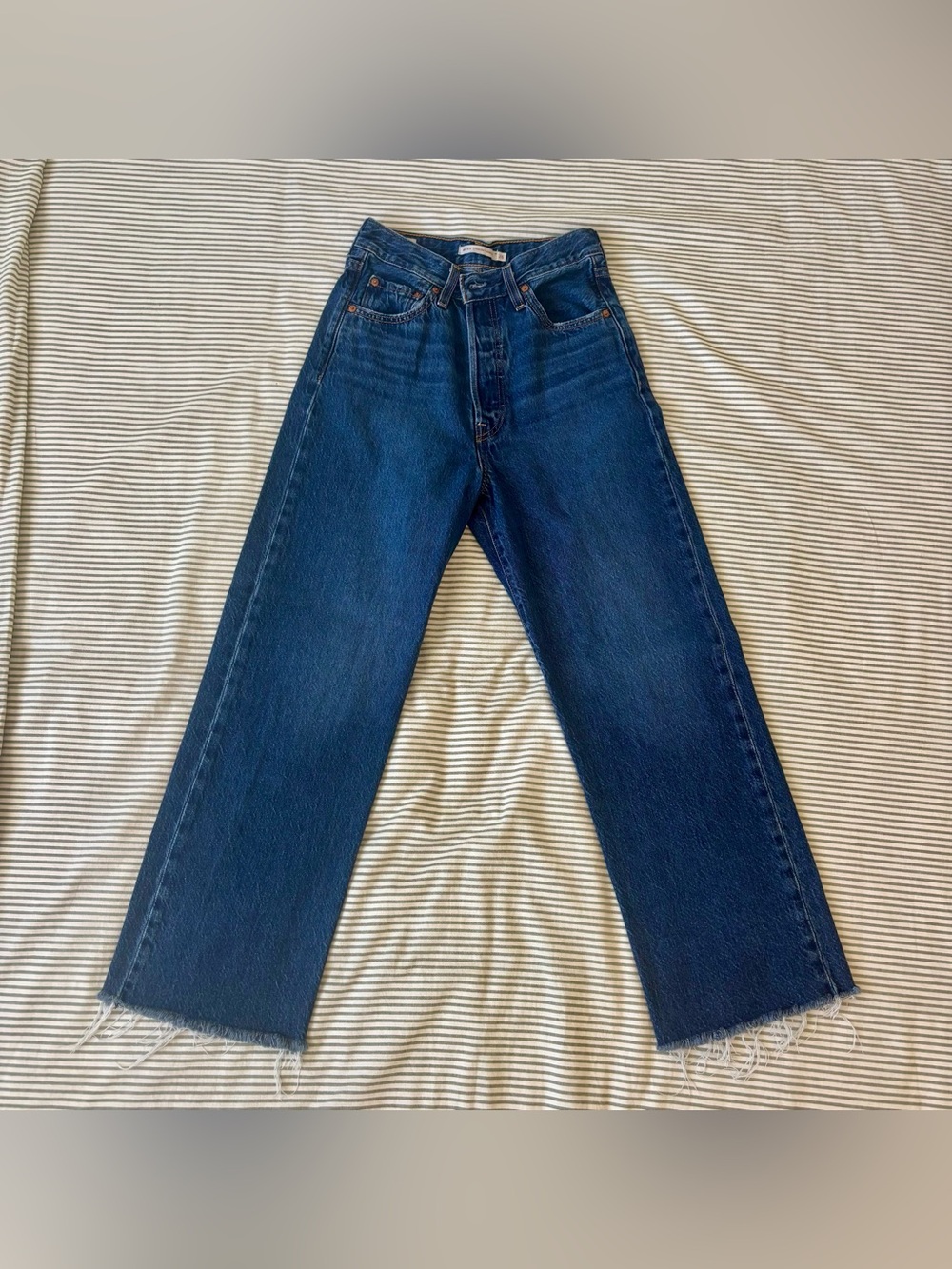 Levi’s Ribcage Straight Ankle Jean 26 Waist